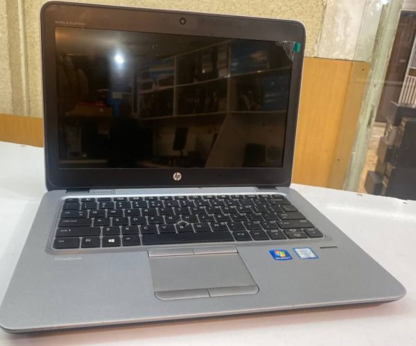 لپ تاپ hp به رایانه شخصی کوچک، قابل حمل گفته می‌شود. مشخصات hp مدل g3 820 با مشخصات محصول: cpu: i5 gen6ram: 8ssd: 256vga: intel